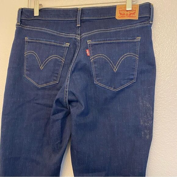 Levi's woman’s Classic Straight Jean hi rise dark wash NWOT size 12 -31x30 - Picture 7 of 12